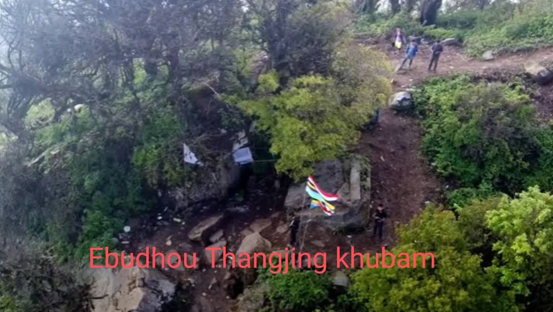 LThang28110's tweet photo. 💥Are we under President’s Rule or #Kuki rule⁉️ #Kuki_Zo gathered at the foothills of Thangjing Hill, trying to block #Meitei pilgrims from worshipping. Thangjing is inseparable from #Meitei.  Would the Indian Govt stay silent if Hindu pilgrims were stopped from visiting Kailash? https://t.co/c36ew8xvRR