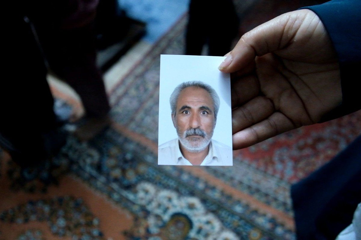 Bu vesikalık fotoğraf beni kahrediyor.