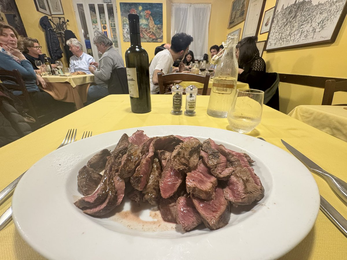 PrinceVultan's tweet photo. Italy 🇮🇹 is not all pasta. 

It took a little convincing to get served a 1kg sharing platter for one. 😂 https://t.co/2HuJYwEwzw
