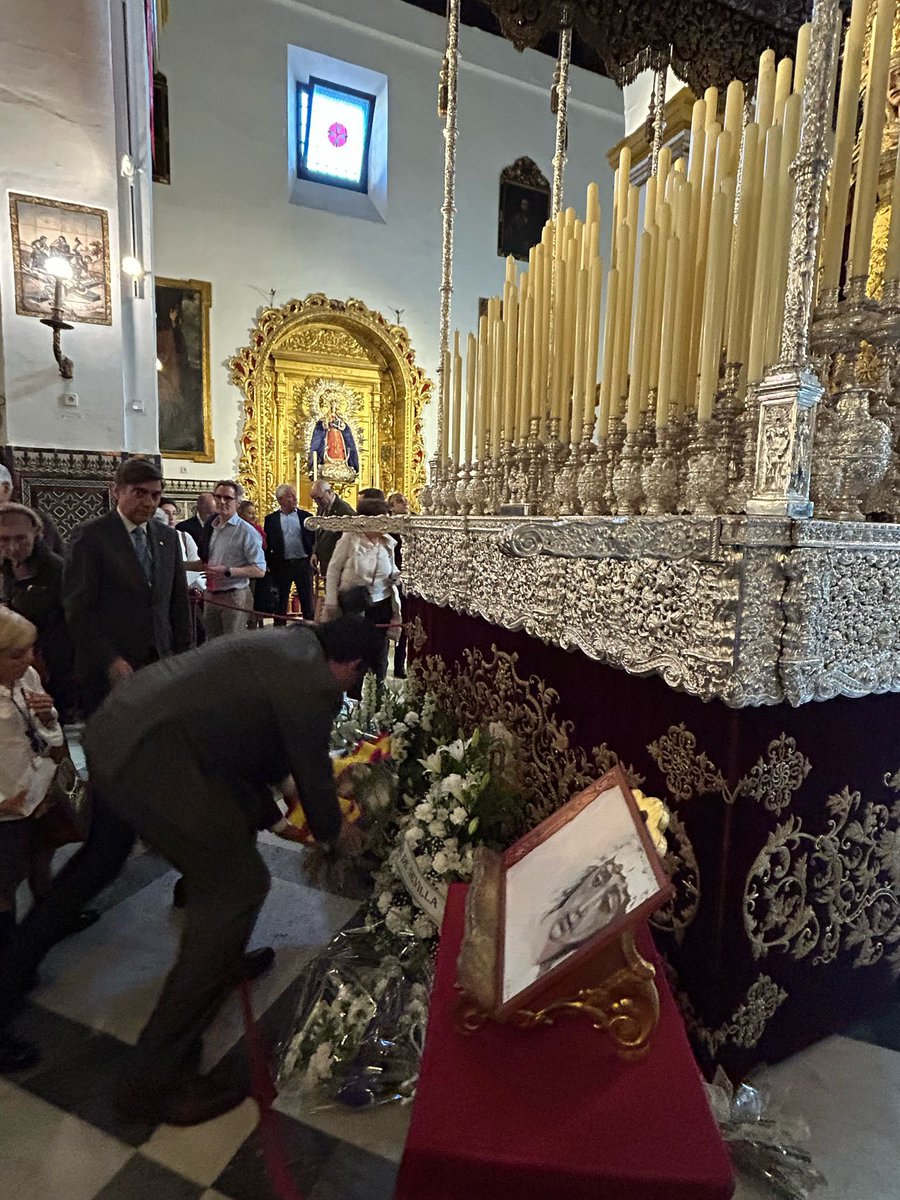 VOX_SevCapital's tweet photo. Con nuestros mejores deseos de una fructífera estación de penitencia a la Hermandad de la Amargura @Hdad_Amargura en este #DomingoDeRamos.

#SemanaSantaSevilla https://t.co/V0Zelu5D1s