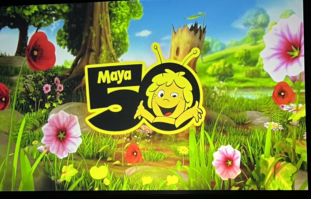 SusanaR0man's tweet photo. Cumplir años en este sector no es fácil!! Felicidades a @DeAPlaneta por estos 25 años y todos esos personajes que me han acompañado en mi vida ..
#AbejaMaya https://t.co/YR6StrqkM7