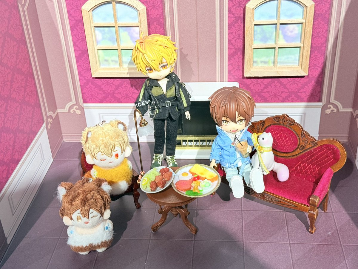 srabbittw's tweet photo. 今天的小屋拍照我準備萬全！ https://t.co/PwdM95g8BJ