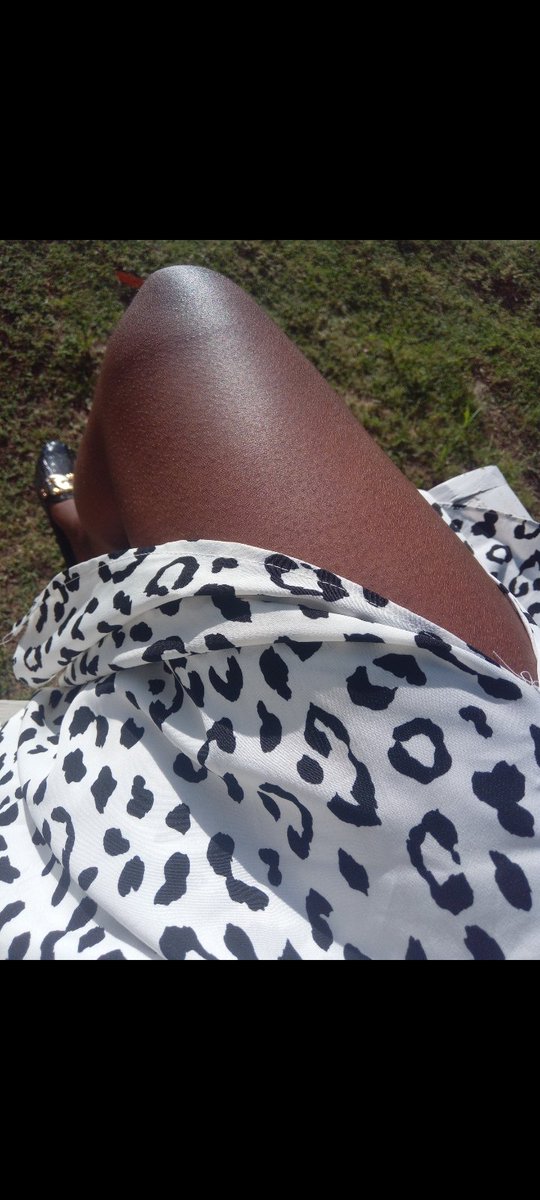 Your place? Beneath my feet 🐽
Your actions? My commands 💅🏼
Your wallet? My place of entertainment💵
When I whisper, you crumble,when I smile, you fall on my feet 🤭
You're welcome into the fantasy I've woven for you🧚🏽‍♀️✨️
😝#findom #paypig #slave #paypig
#femdom