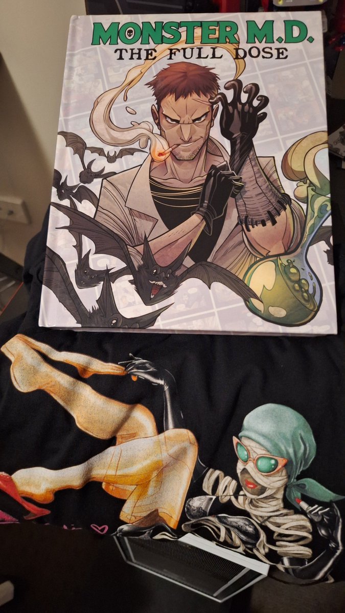 KarasuSense's tweet photo. Got my monster M.D t.shirt and book today. Very awesome @__RiseAgain__ I will be checking out your other books
#monster #monstermd https://t.co/rwbKX4nJgX