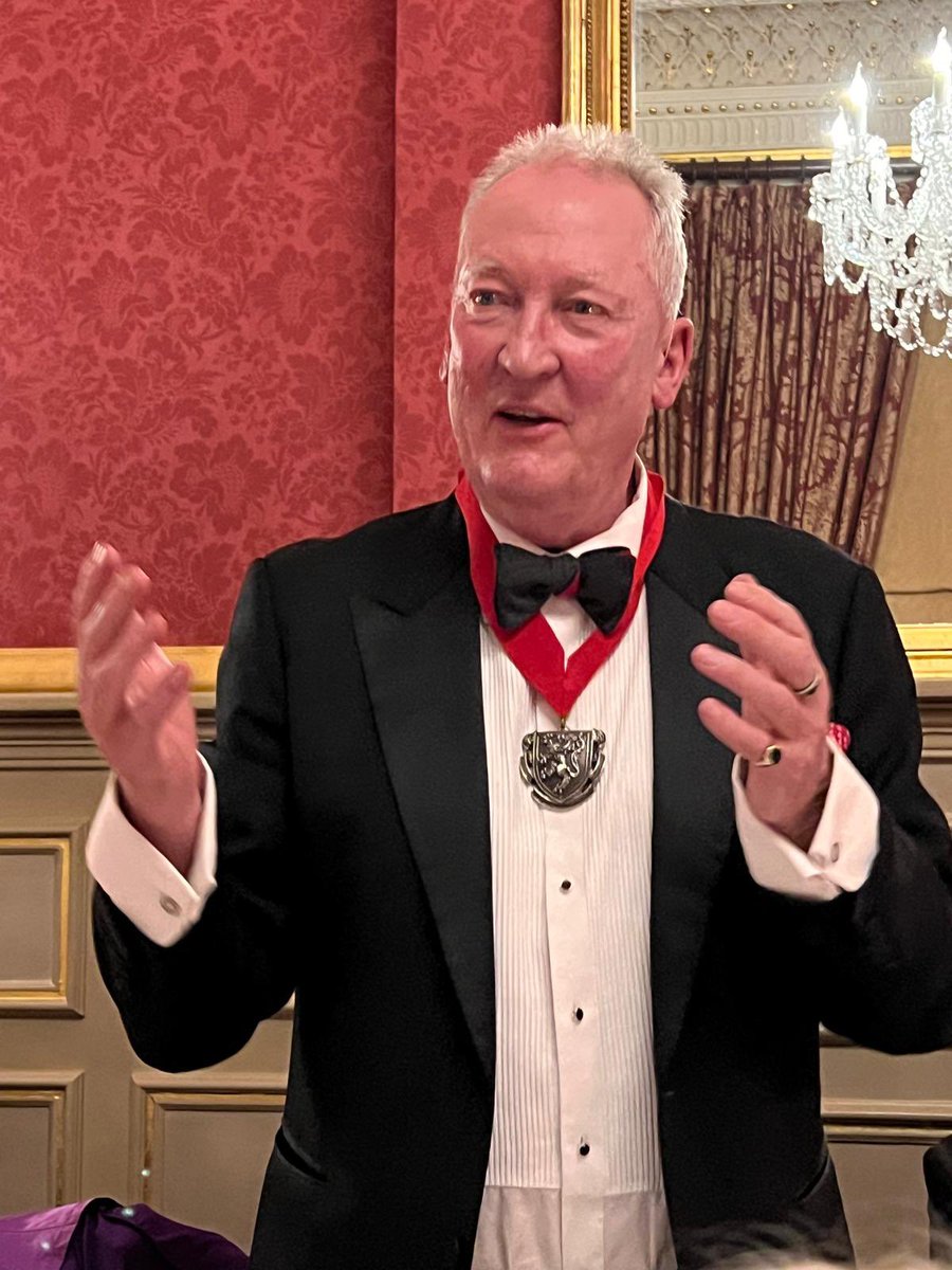 montsoc's tweet photo. Another memorable annual dinner, wonderfully entertained by our president, TV and film producer Peter Bennett-Jones CBE and engaging guest speaker, journalist @OwenBennettJone
Cawsom ein difyrru gan y brodyr Peter ac Owen Bennett-Jones. https://t.co/oTJkDJnnB7