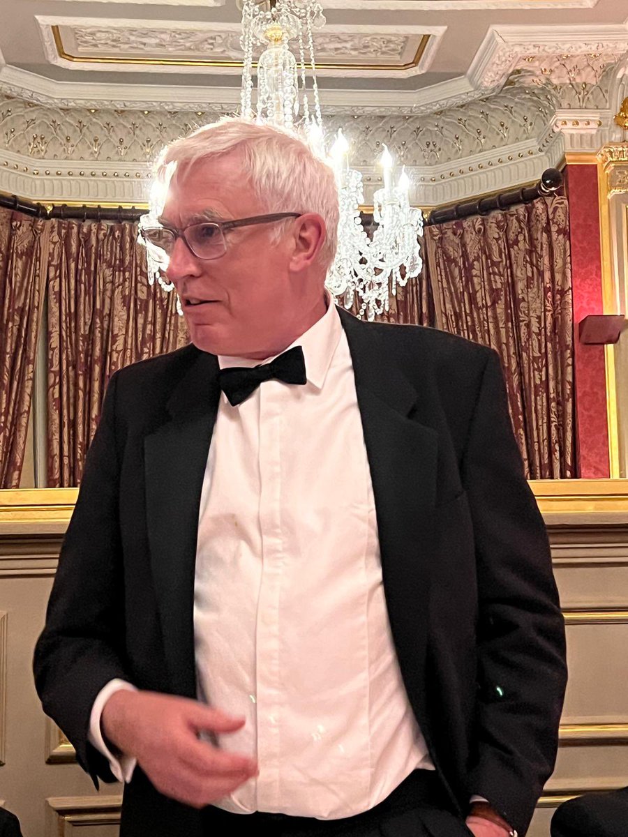 montsoc's tweet photo. Another memorable annual dinner, wonderfully entertained by our president, TV and film producer Peter Bennett-Jones CBE and engaging guest speaker, journalist @OwenBennettJone
Cawsom ein difyrru gan y brodyr Peter ac Owen Bennett-Jones. https://t.co/oTJkDJnnB7