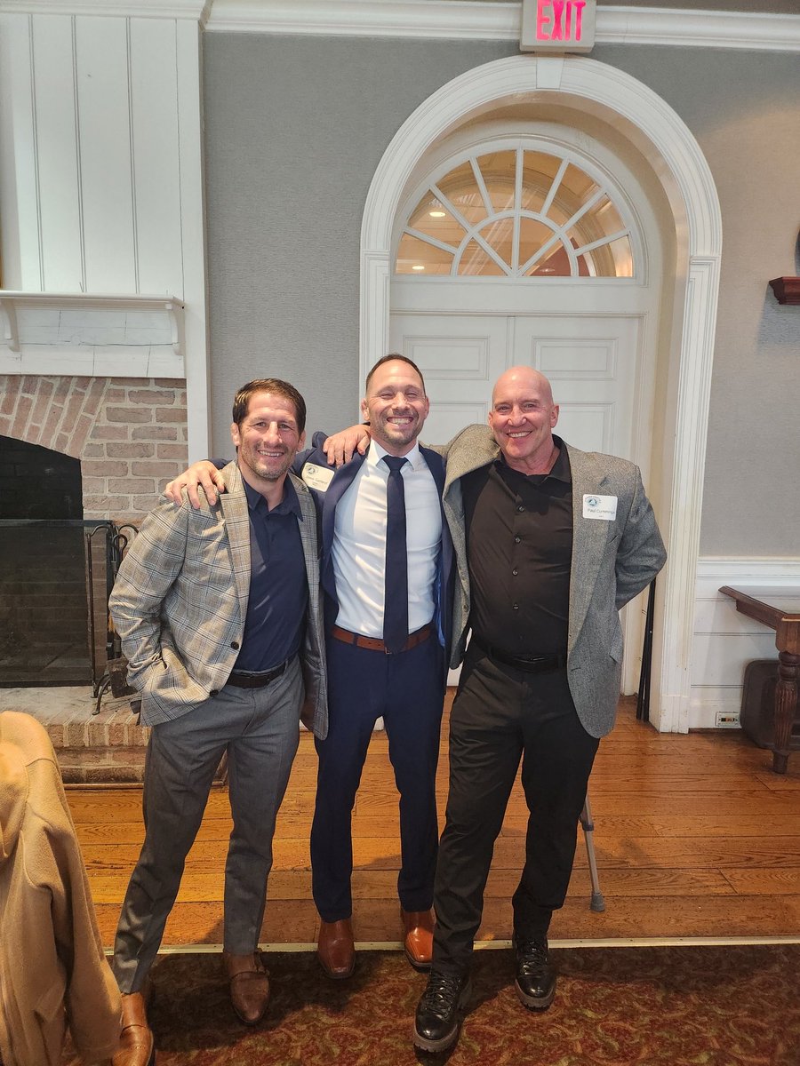 ELONximuskxx's tweet photo. Thank you Lord for these relationships. What a night..
⁦@aiello_jay⁩ ⁦@GMDC_⁩ ⁦@Mikematref⁩ ⁦@Barnyard00⁩ ⁦@rockreax⁩ ⁦⁦@UVAWrestling⁩ https://t.co/MXy4BHDHt2