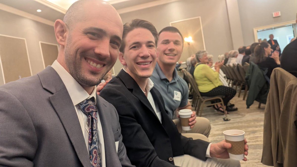 ELONximuskxx's tweet photo. Thank you Lord for these relationships. What a night..
⁦@aiello_jay⁩ ⁦@GMDC_⁩ ⁦@Mikematref⁩ ⁦@Barnyard00⁩ ⁦@rockreax⁩ ⁦⁦@UVAWrestling⁩ https://t.co/MXy4BHDHt2