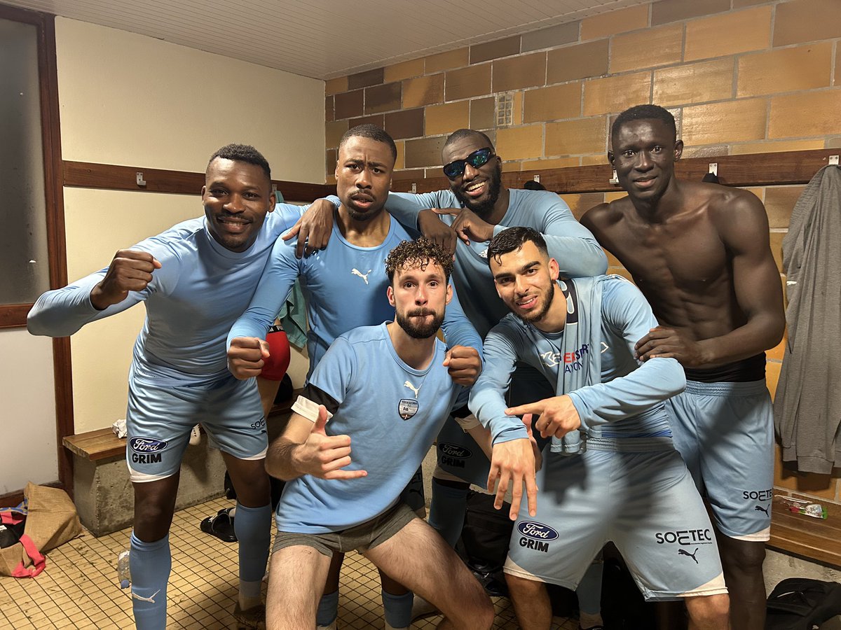BkIscoo's tweet photo. CHAMPION MON FRÈRE #N3🏆 
#Bayonne#DirectionN2#16⚽️ https://t.co/1cz3EnAcE3