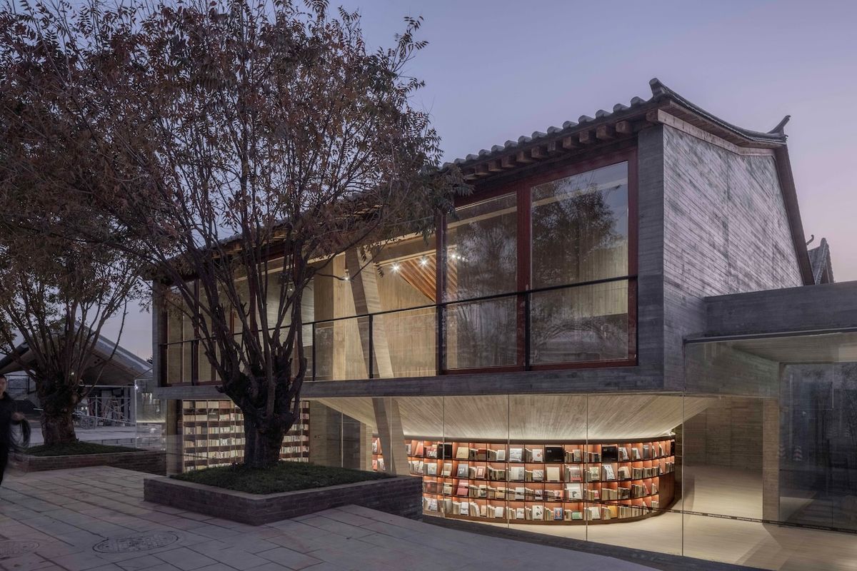 Architizer's tweet photo. This project turns a 500-year-old academy into a bookstore and cultural space, combining the preserved historic buildings with new additions to reconnect the site with the community.

Details: https://t.co/WFIxIdUdIo | 📍Yunnan, China #ProjectOfTheDay https://t.co/xN2SAoybG0 https://t.co/Rwp5WnTFtO