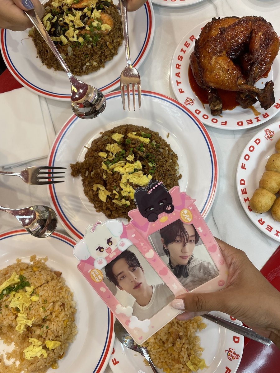 pov: kumain ka with normies. the normies in question — <a href="/shiningdino_o/">wey 🦦🐱</a> <a href="/lovingsvt1717/">Pam :)</a> 

miss yew <a href="/gyueisaa89/">mirae xu kim 🖤💚</a>