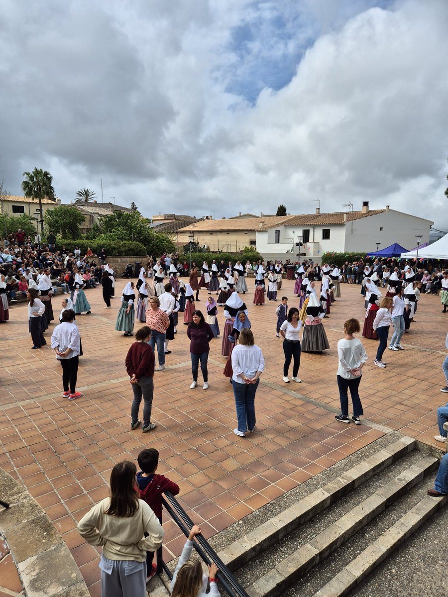 Disfrutando de la Fira Oví i Caprí de Calvià, una cita anual con nuestro sector primario que alcanza su 25a edición en plena forma. 
Enhorabuena!