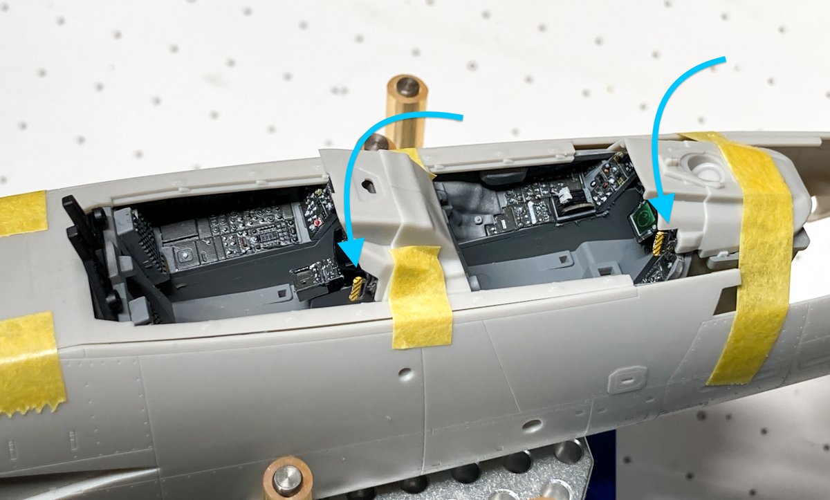 IKE30704708's tweet photo. 好評頂いておりますタミヤ1/48 F-14用コクピットデカール
https://t.co/e3UJdRXJka

キットでは丸ごと省略されてる(パーツ作れヲラ状態？)キャノピーイジェクションハンドル+デカールを追加しました！

無改造で追加可能＆アクセントとしても効果的なので是非！😀

#48Tomcat #Mach3Models https://t.co/G8NSUnOaKb