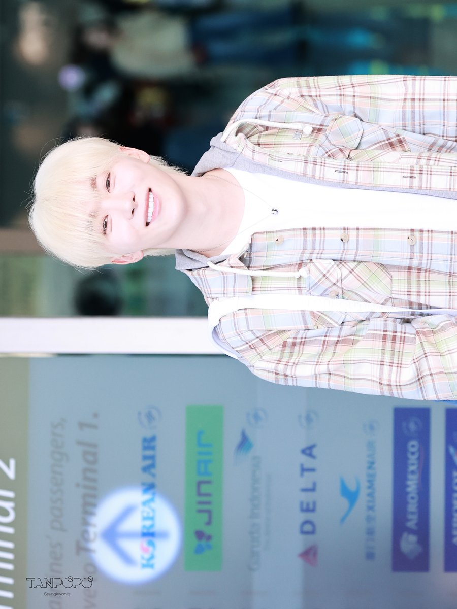 240926

민들레가 그렇게 뿌려지잖아

#부승관 #승관 #세븐틴 #seventeen #SEUNGKWAN #スングァン #夫胜宽