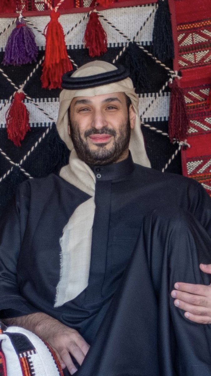 EboAyad's tweet photo. @tmrrah9 هذا بفضل الله ثم بفضل زعيم الشرق الاوسط👇🏼
 و والدة حفظهم الله وحكومتهم. https://t.co/QVj6NVitPA