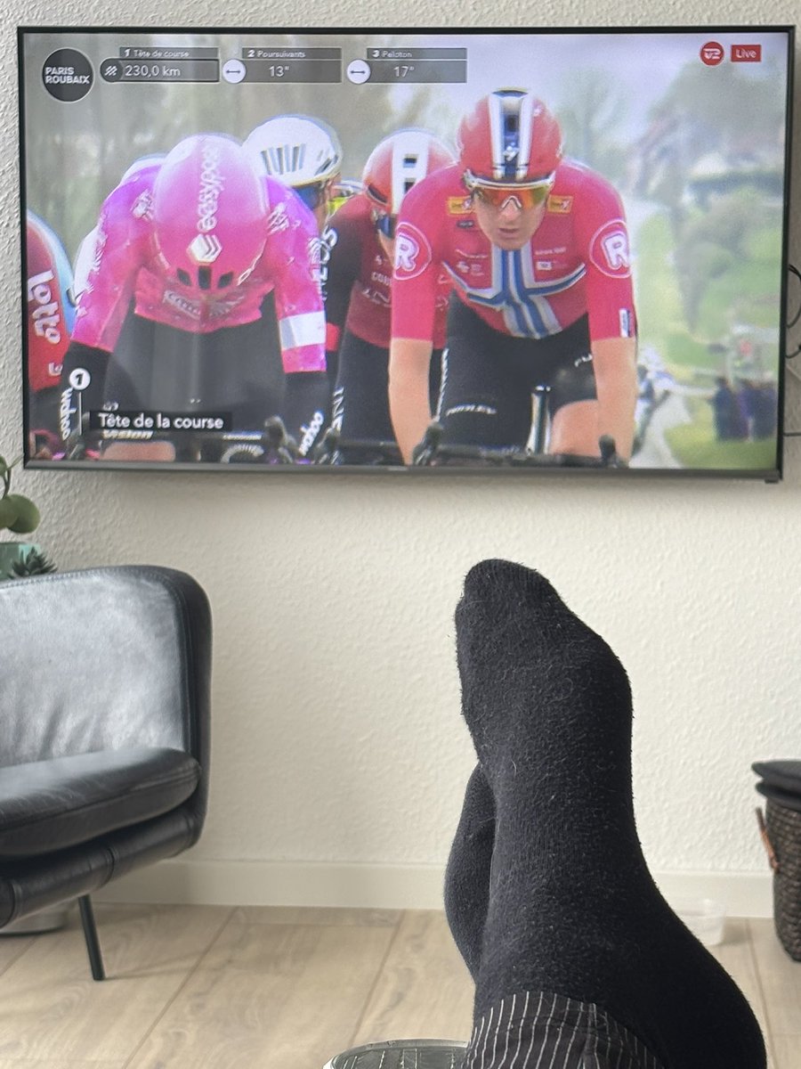 Socialrådgiveren fra helvede foran en forårsdag i helvede… 

Paris-Roubaix - jeg elsker dig 😍

(For dem der ikke véd det, så er det altså en journalist, der har fundet på den lidet smukke betegnelse af mig 😄)