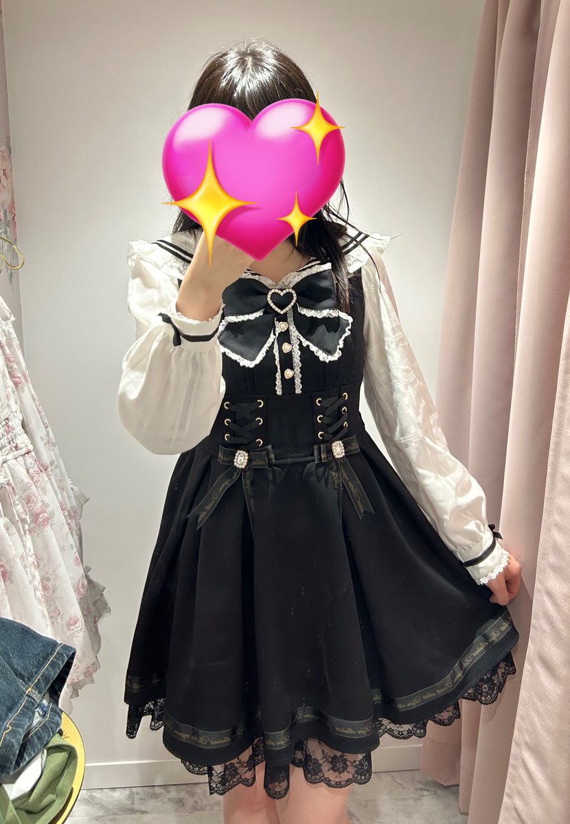 Crydiaa's tweet photo. New Dress 🖤🤍 https://t.co/RjUjqEJK4y