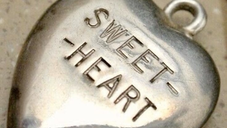 ⠀
                    ❝ 𝚃𝙷𝙴𝚁𝙴 𝙰𝚁𝙴 𝚂𝚄𝚁𝚅𝙸𝚅𝙾𝚁𝚂.
                        𝚃𝙷𝙴𝚁𝙴'𝚂 𝙽𝙾 𝚆𝙸𝙽𝙽𝙴𝚁𝚂. ❞

Хеймитч Эбернети. хотел бы сказать, что к твоим услугам, но хрен там. так что если хотел что-то спросить — ищи Эффи, вот уж она только рада поболтать.
⠀