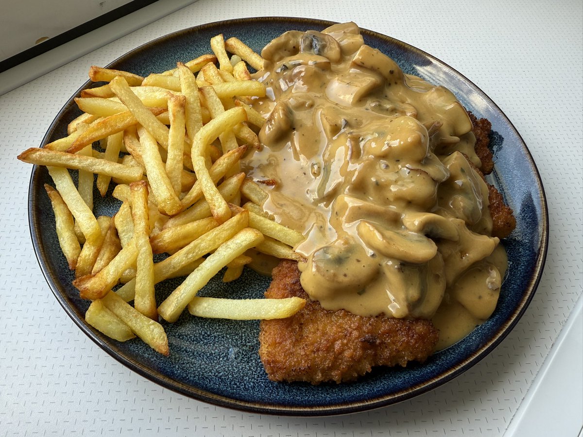 Berni Bierschiss (besoffen) tweet media