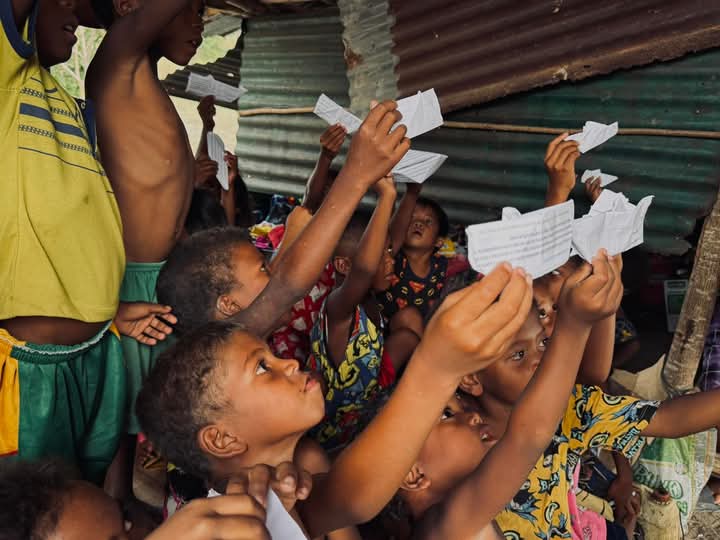 mrkLcba's tweet photo. Smile, Touch, Conversation, Interaction!
H E A R T W A R M I N G 😍
#AetaCommunity
#EvangelismActivity
#GiftGivingActivity
#helpinghands
Love Your Community https://t.co/wn9ii6HfLf