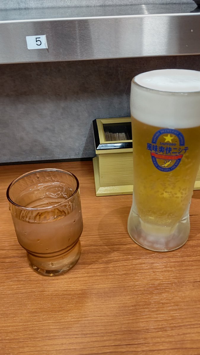 daxiongshikuma's tweet photo. ラスト飯です。
新潟としばしの別れ。
必ずまた会える、その日が来るのが楽しみ。
この先も新発田と #LinkLink
#新発田春一
#新発田新発見
ありがとう #新発田市
でもここは新潟駅 https://t.co/UCBui2eWCy