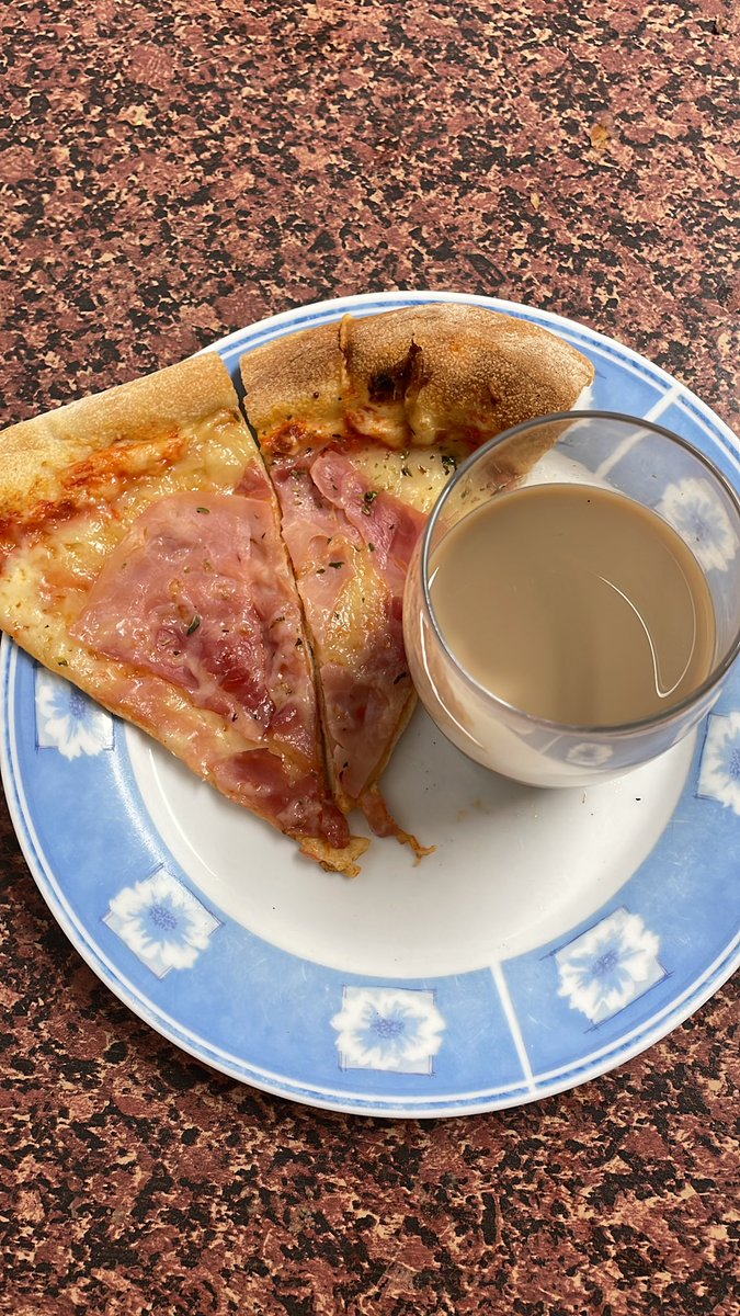 cuelainho's tweet photo. Desayunin muy majo antes del domingo de GGGGGGGGramos. Que opináis? https://t.co/SxMSAr95CQ