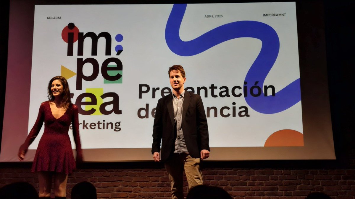 Miguel Ruiz de Arcaute (@mrarcaute) on Twitter photo 🙌 Tras dos meses de trabajo tan intenso como enriquecedor, esta semana he terminado el curso de #SocialMedia y #CommunityManager de <a href="/aulaCM/">Aula CM - Escuela de Comunicación y Marketing</a> con la presentación de nuestro proyecto final, la agencia de #MarketingDigital <a href="/ImpereaMKT/">Impérea | Agencia de Marketing</a>.
Dejo unas fotos y abro hilo 😁 🙌 Tras dos meses de trabajo tan intenso como enriquecedor, esta semana he terminado el curso de #SocialMedia y #CommunityManager de <a href="/aulaCM/">Aula CM - Escuela de Comunicación y Marketing</a> con la presentación de nuestro proyecto final, la agencia de #MarketingDigital <a href="/ImpereaMKT/">Impérea | Agencia de Marketing</a>.
Dejo unas fotos y abro hilo 😁