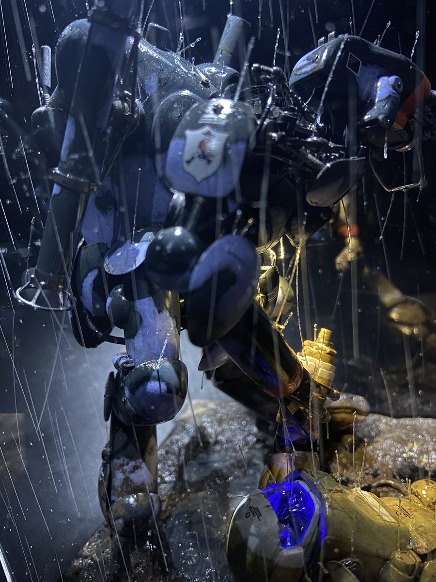 pico_nam's tweet photo. グローサーフント完成！
今回アクリルケースを使った雨の表現をしてみました。

作り始めから完成まで時間かかりましたが、その分愛着ある一作になったかなと。
#マシーネン　#グローサーフント https://t.co/T6oEP9EyBr