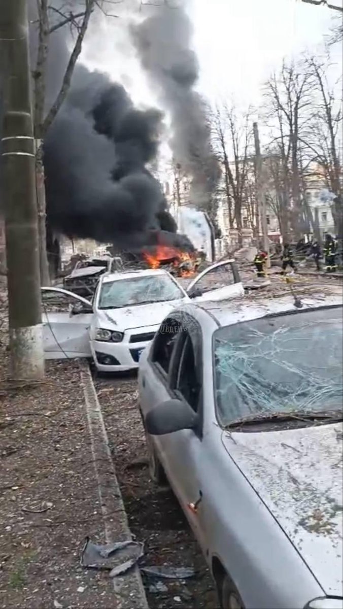 KyivDefenders's tweet photo. 🇺🇦 #Sumy Today 13.04 Ukrainians were to enjoy Palm Sunday but russians attacked the city with ballistic missiles.
💔So far, 21 people found dead and 20 more - wounded.
This had to be a holiday weekend.
#Sumy #PalmSunday #tragedy #Ukraine #russiansKillCivilians https://t.co/Vf8DzK0KlH