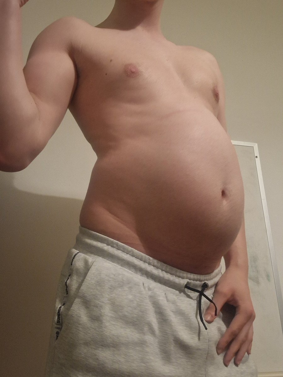 Aftermath of the pizzas! Fell asleep shortly after taking these pics so apologies for the delay on the update! I should totally go for 3 large pizzas next time!