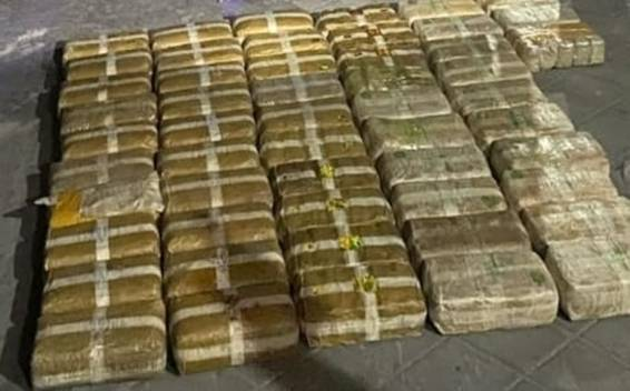 airnews_abad's tweet image. મિઝોરમની બહારથી 52.67 કરોડ રૂપિયાની કિંમતની 52.67 કિલો મેથામ્ફેટામાઇન ગોળીઓ જપ્ત કરીને #DRI એ મેથામ્ફેટામાઇનની મોટી દાણચોરીની કાર્યવાહીને નિષ્ફળ બનાવી, ડ્રગ્સની હેરાફેરી કરનારા બે લોકોની ધરપકડ.

#Mizoram