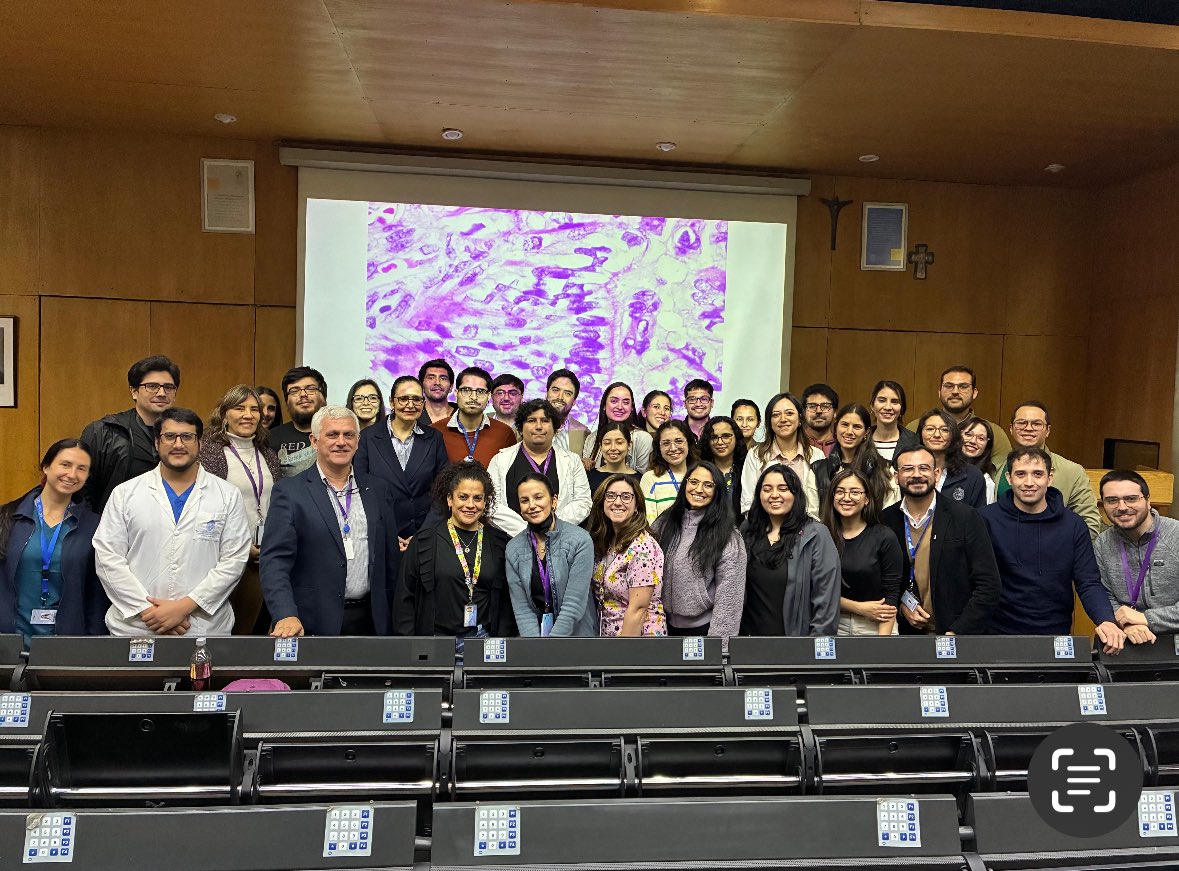 vintage81106614's tweet photo. Universidad Católica de Chile con Juan Carlos Roa y su extraordinario grupo de residentes, Jornadas Científicas Chilenas. #seguimoseducando https://t.co/Deg2bpAixF