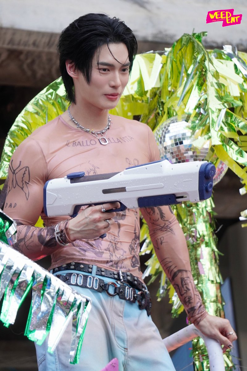WEED_ENT's tweet photo. 📌#KingPowerSongkran2025

ไม่รู้อากาศหรือน้องวินที่ฮอตกว่ากัน 🔥" วิน เมธวิน " ในงาน "อภิมหาสงกรานต์รางน้ำ มโหฬาร มหาสนุก" ที่คิงพาวเวอร์ รางน้ำ  💦✨

WIN SONGKRAN KING POWER

#KingPowerSongkran2025xWinMetawin #winmetawin
#อภิมหาสงกรานต์รางน้ำ https://t.co/CGy7hHtpQF