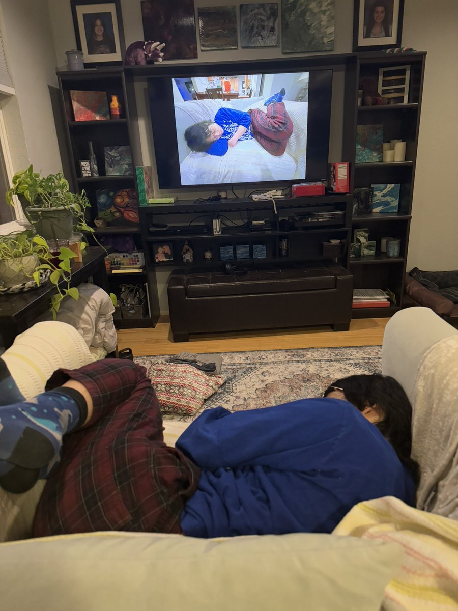 ilovebowser69's tweet photo. First one to fall asleep at the sleepover gets airplayed https://t.co/JTNIj3el2l
