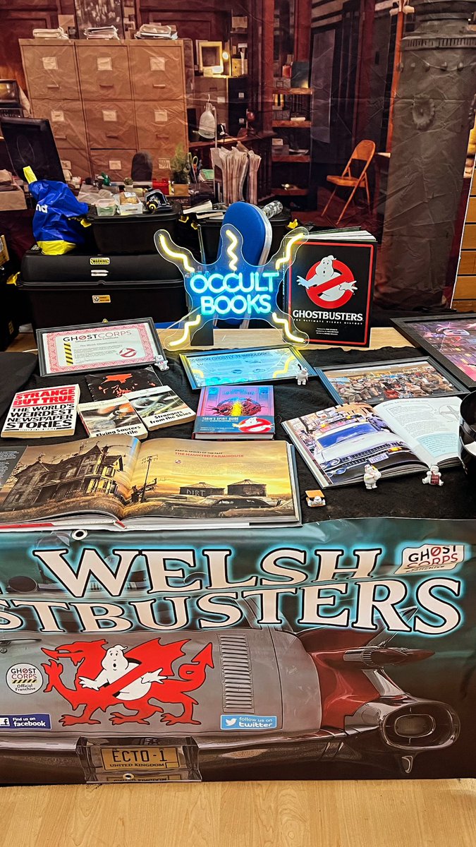 welshghostbust's tweet photo. We’re Back! 🚫👻
The team are in Swansea today at the @lcswansea supporting @starsoftimecon!

Slimer is behaving with our very own Neil keeping him in check! 

#welshghostbusters #ghostbusters #ghostbustersinwales #whoyougonnacall #swansea #ghostbusting #comiccon #welshevents https://t.co/6a18Kwsudo