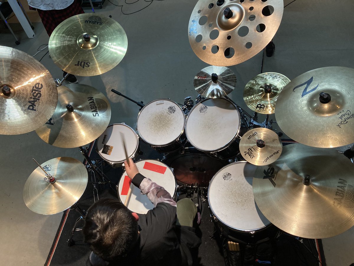 KotaBIGBONE's tweet photo. 今日のセッティング
スネア sakae
タム Dixon
ペダル ironcobraツイン
paiste エフェクト、スプラッシュ
Meinl スプラッシュ
Ufip スプラッシュ
Sabian クラッシュ
#10歳 #ドラマー #メタラー #Liveencore #仙台 #バンド #3タム https://t.co/8FD7KNIodJ