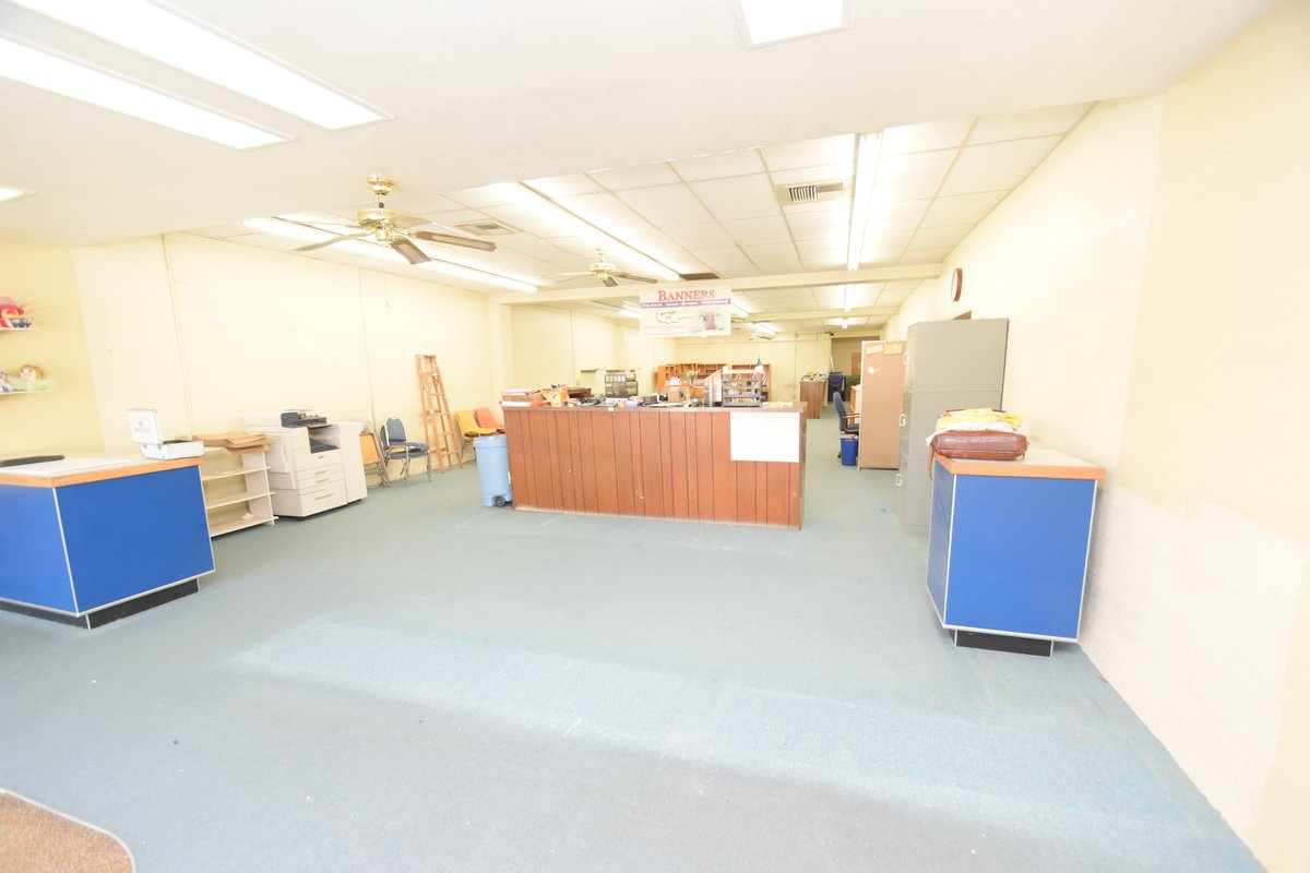 orasee2's tweet photo. Office /Retail For Sale 656 W Lancaster Blvd Lancaster, CA 93534 310-357-1175 https://t.co/AZL3kS6Otq https://t.co/40cp348YiT