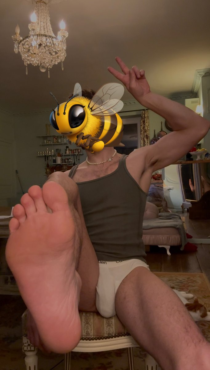 For the feet lovers or the bulge lovers…