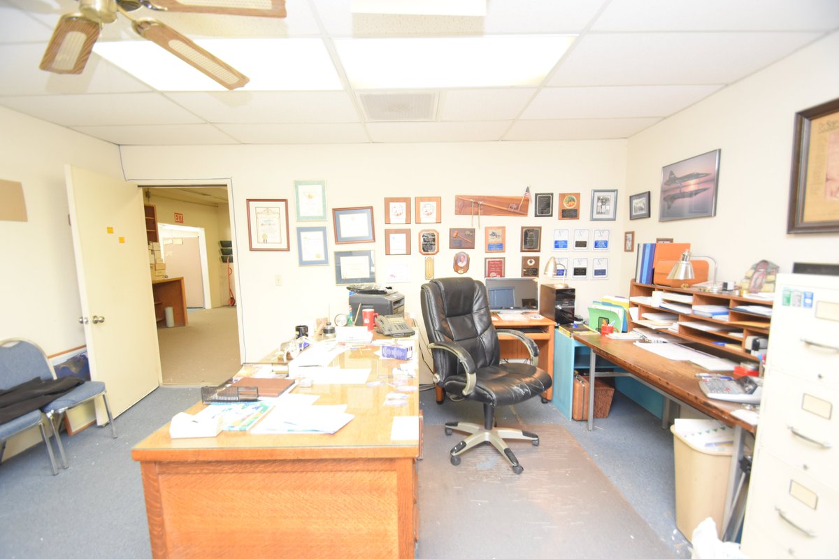 orasee2's tweet photo. Office /Retail For Sale 656 W Lancaster Blvd Lancaster, CA 93534 310-357-1175 https://t.co/AZL3kS6Otq https://t.co/40cp348YiT