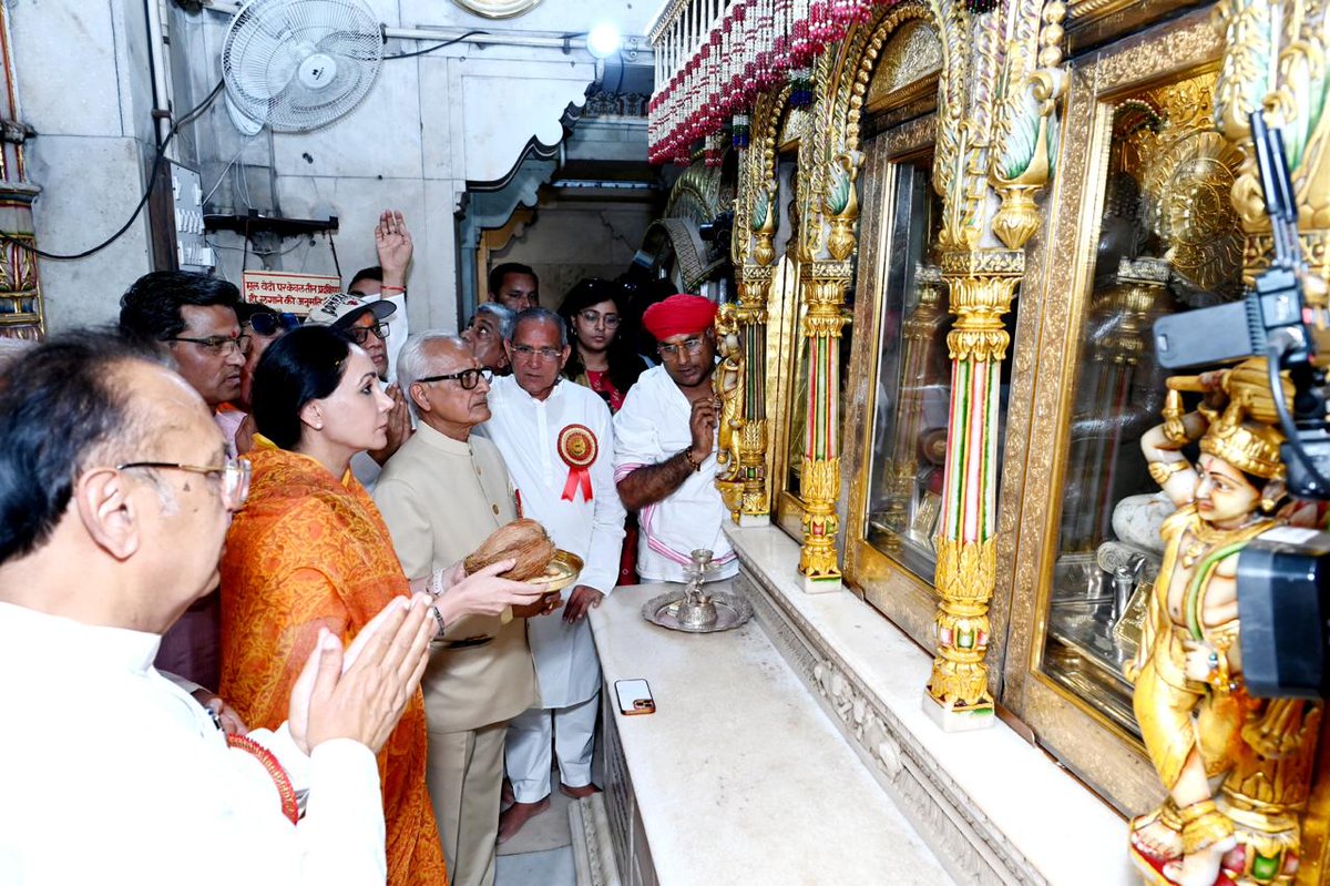 आज दिगंबर जैन अतिशय क्षेत्र श्री महावीर जी के लख्खी मेले में शामिल होने और भगवान महावीर जी के दर्शन करने का सौभाग्य प्राप्त हुआ।

इस मंगल अवसर पर भगवान महावीर जी का वंदन कर समस्त प्रदेशवासियों के सुख समृद्धि व खुशहाली की कामना की।