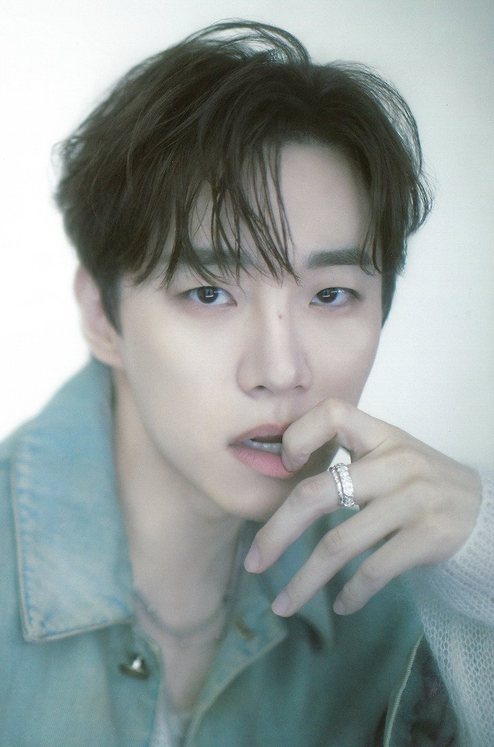 FAEZEH_96's tweet photo. GORGEOUS ❤️‍🔥🤌

#준호 #JUNHO 
#이준호 #LEEJUNHO https://t.co/QBeuu3xrN2