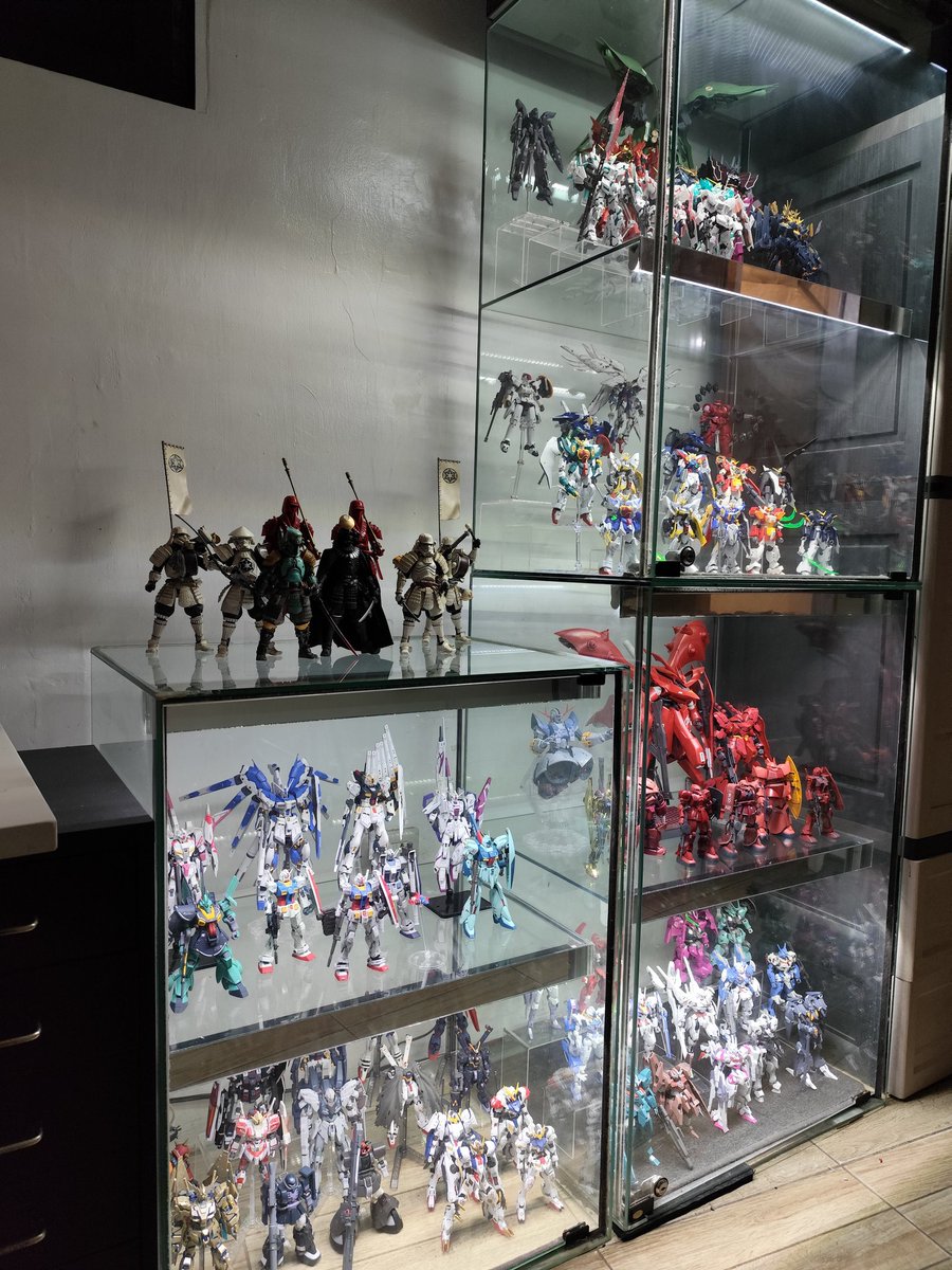 Work/Hobby Station 
<a href="/MecchaYuugen/">Meccha Yuugen 滅茶 幽玄</a>
#workstation 
#nftart 
#nftarist