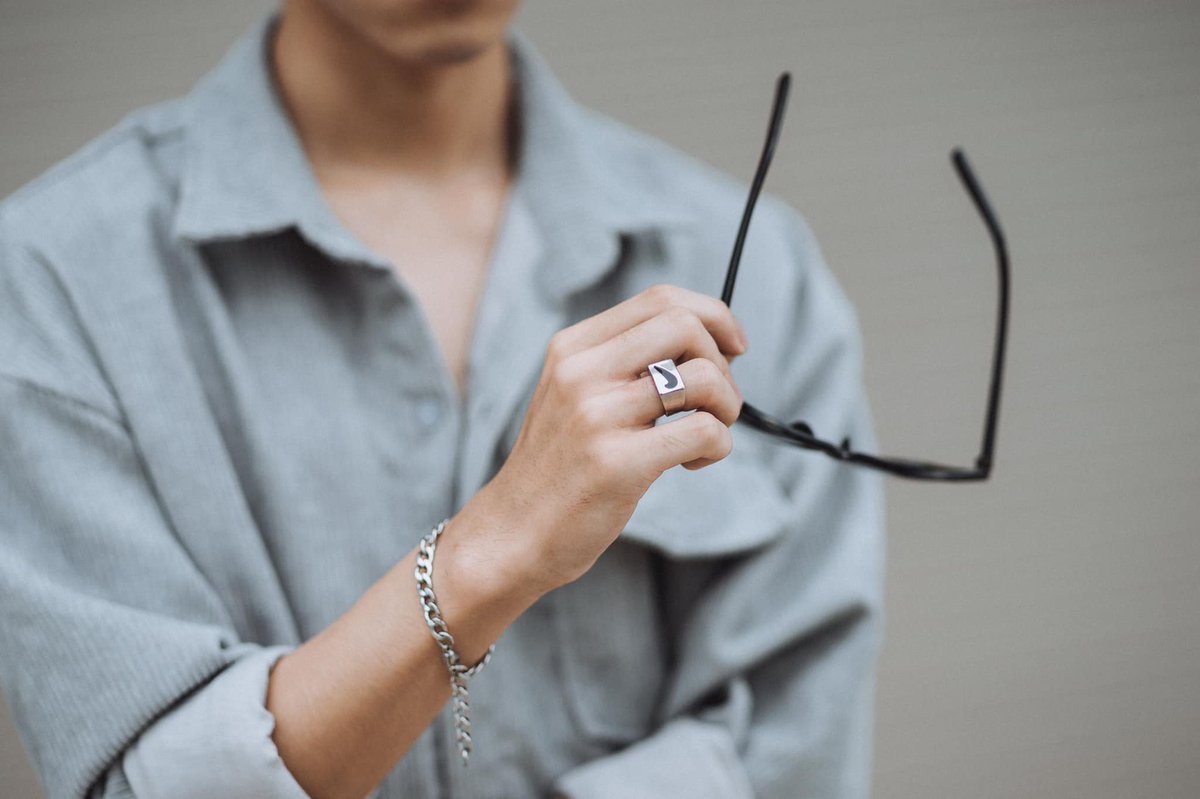 Decent White tweet media