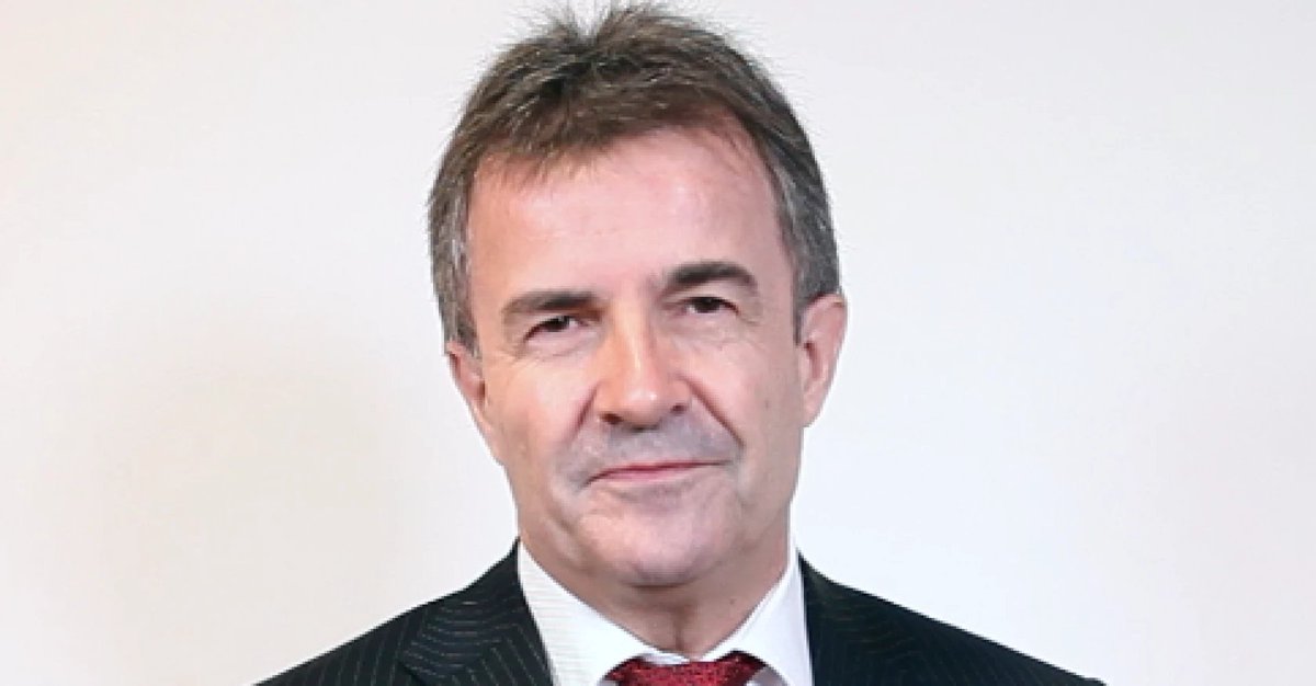 MRadarCrypto's tweet photo. 😂 Petite pensée pour Philippe Brassac, directeur Général du Crédit Agricole, et médium à ses heures perdues ... 🔮

"Avril 2025, le Bitcoin sous 1$"

Notre Warren Buffett français 🇫🇷🥖, l'oracle de Montrouge, a-t-il une nouvelle prémonition à partager dans les médias ? 

🤡🤡🤡 https://t.co/TnIpfODjV6