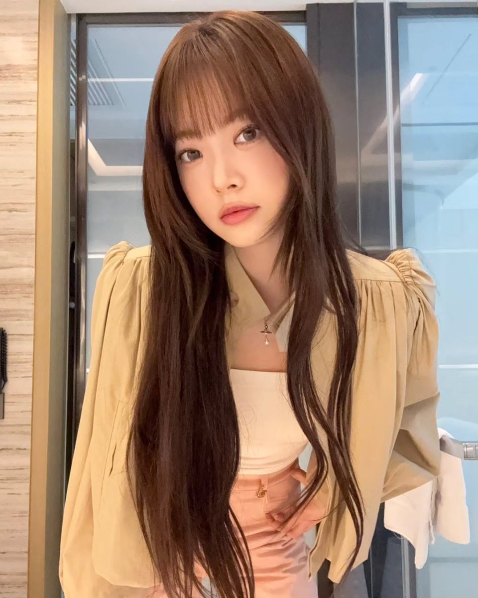 Cantik amat. Mau kemana dek?
