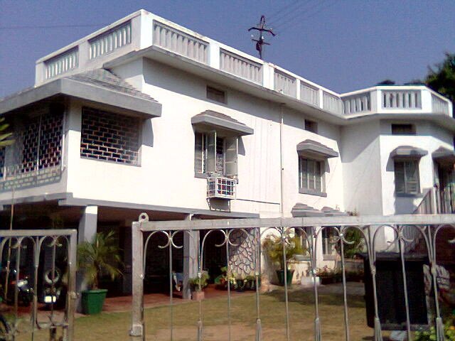 Free_tweeBird's tweet photo. Papa ka #naani ghar ❤️ blessed to relive and re kindle childhood memories. Chai in Verandah where once upon a time all cousins ate together!  #Jamshedpur https://t.co/Vc3XpVKVKF