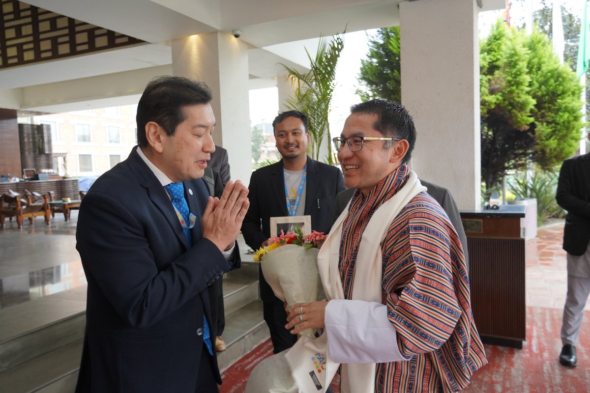 FAONepal's tweet photo. FAOR for 🇧🇹🇳🇵 @kenshimizu_fao warmly welcomed Hon’ble Minister Lyonpo Younten Phuntsho, Minister of Agriculture & Livestock of the Royal Government of #Bhutan, to 🇳🇵and discussed in strengthening regional ties for sustainable agriculture and resilient food systems.
#Commongoals https://t.co/zNmR8pwNzK
