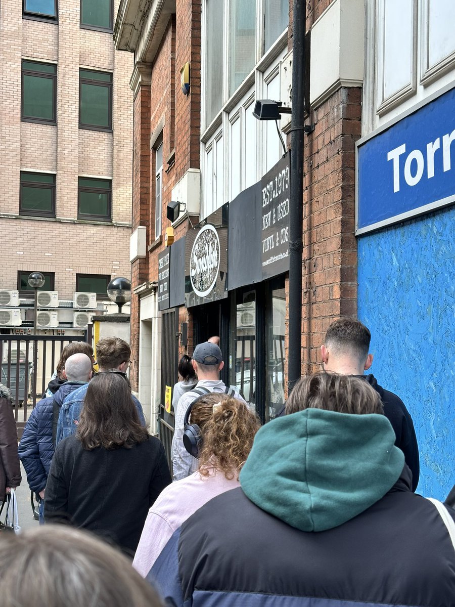 hamblettmark's tweet image. So this happened…Thank you @swordfishrecords #igniterecords @gwabirmingham Happy #recordstoreday go #supportrecordstores #dustyspringfield @Sugababes @charli_xcx #loverecordstores #musicforlife 🎶