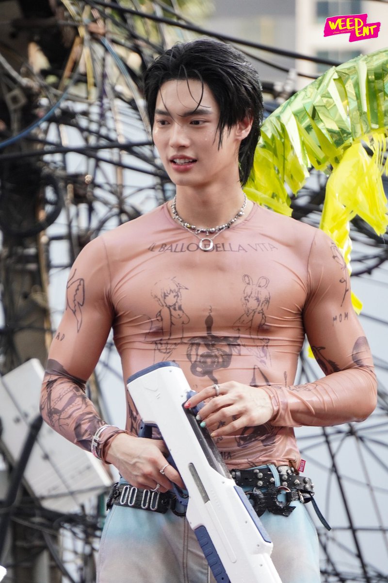 myyoursmile's tweet image. นี่นะคะ คนที่ใส่ Tiffany &amp;amp; Co. เล่นสงกรานต์ ทำหน้าที่ House Ambassador ได้ตลอดเวลามากก 555555555555555555 กุยอมมม