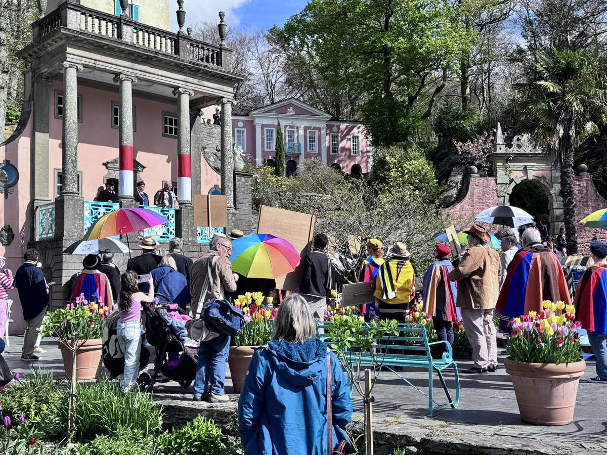 freeforallpod's tweet photo. If you’ve never been to #portmeiricon you’re missing a treat. Where else can you walk the exterior sets of the Prisoner whilst being part of famous scenes? Mindblowing. Beautiful day as well #sixofone #portmeirion #theprisoner https://t.co/Ps3ljZvHsc